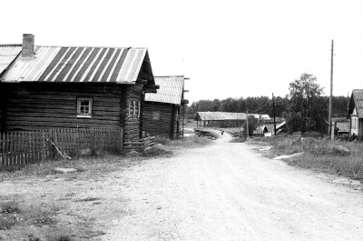 Улица, деревня Лахта