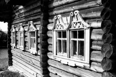 Декоративные детали дома, деревня Харитгора