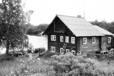 Дом, деревня Лумбила (Метчелица)