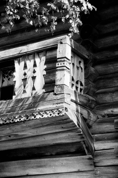 Декоративные детали дома, деревня Улялега