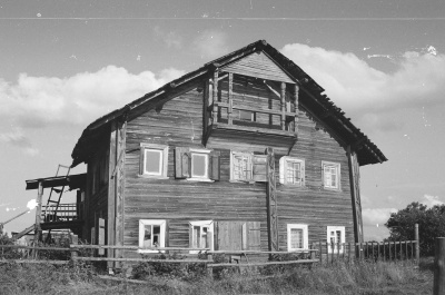 Дом, деревня Миккелица